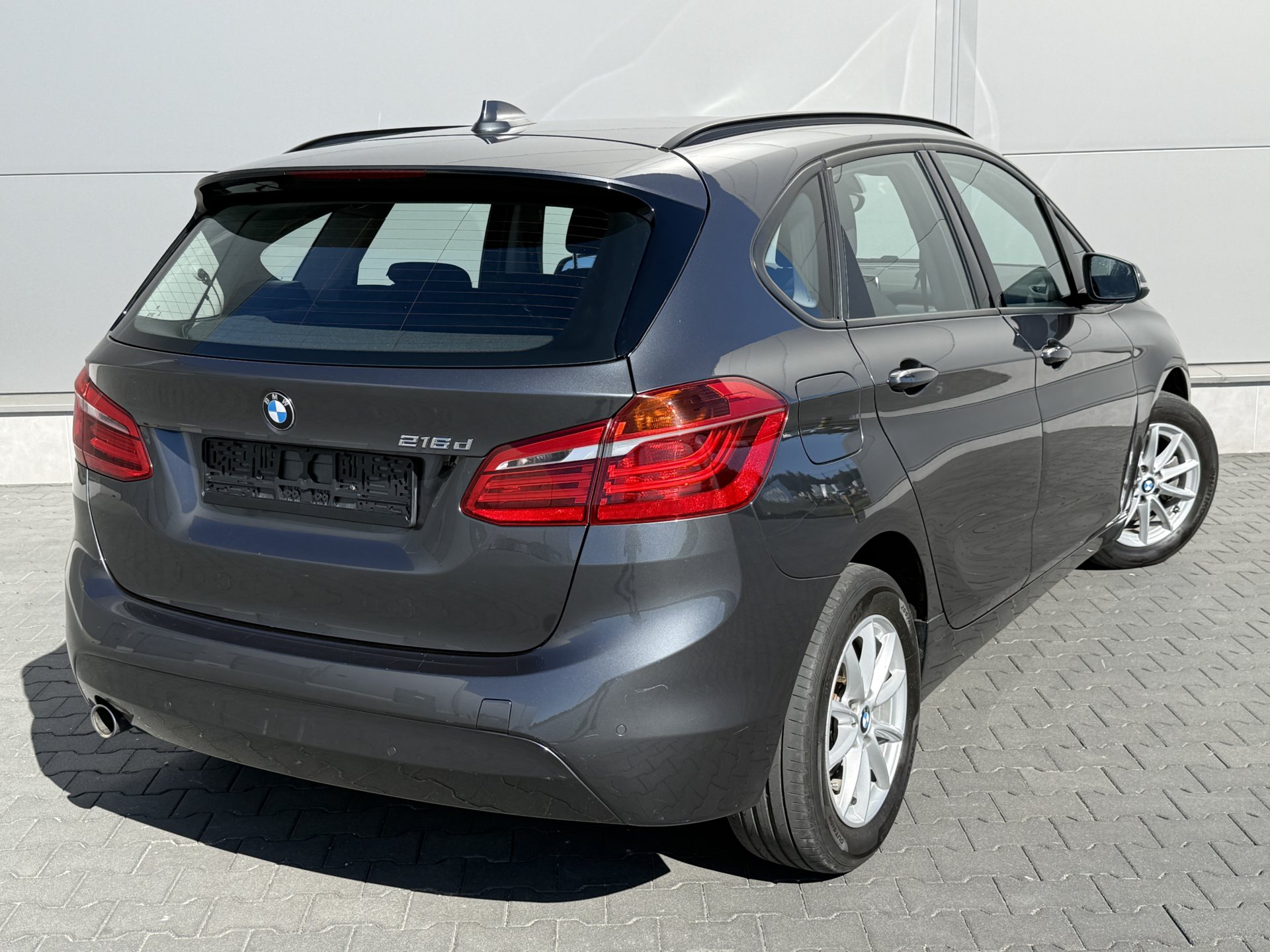 BMW Seria 2 Advantage — zdjęcie