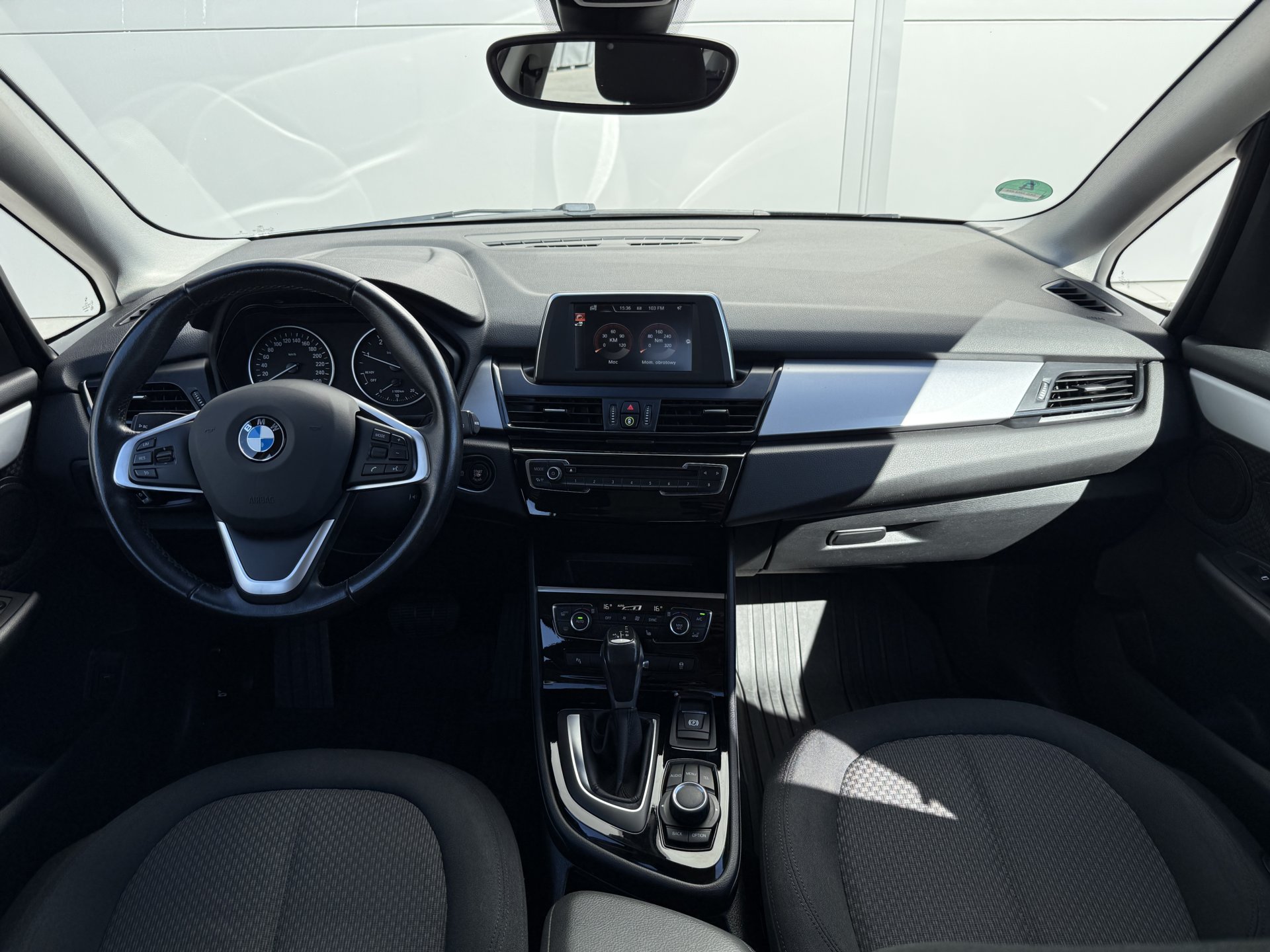 BMW Seria 2 Advantage — zdjęcie