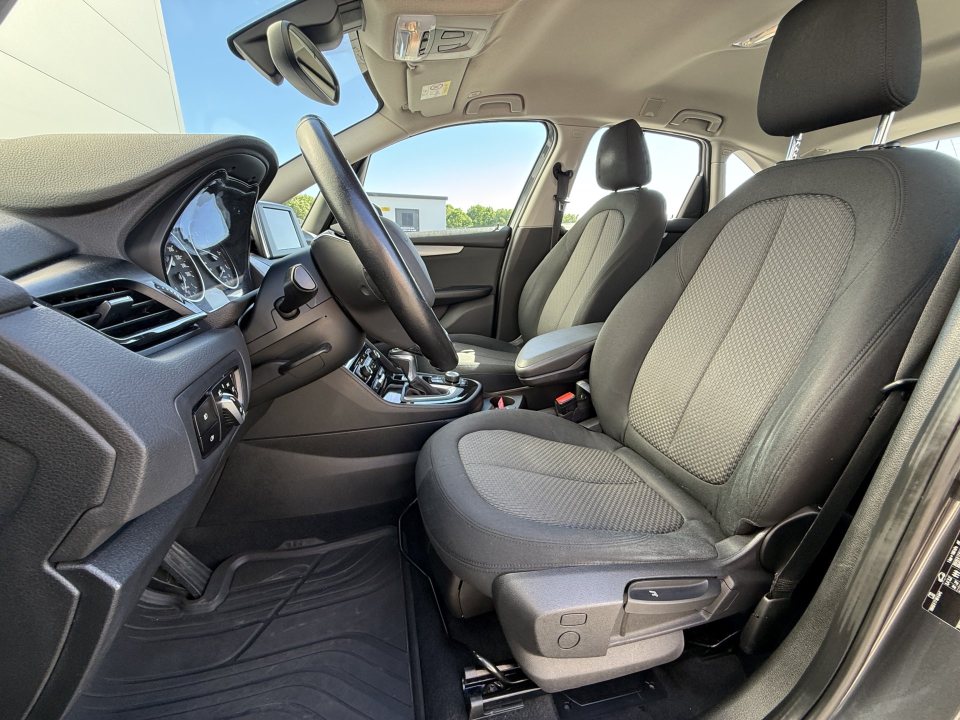 BMW Seria 2 Advantage — zdjęcie