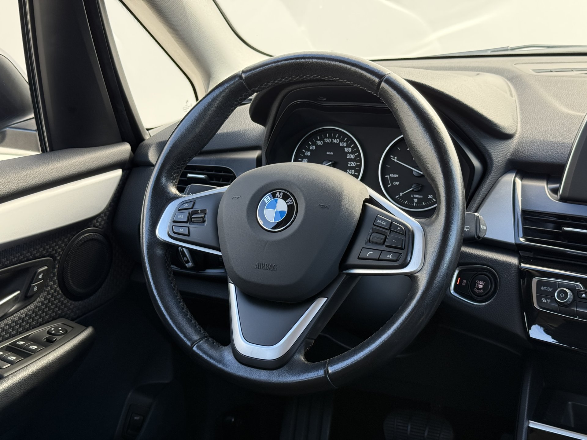 BMW Seria 2 Advantage — zdjęcie