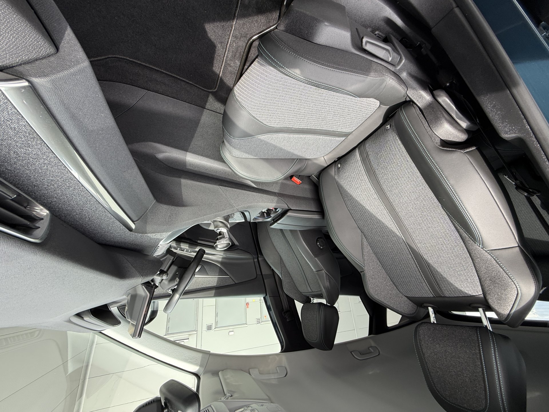 Peugeot 3008 1.5 BlueHDi 130 Allure Pack — zdjęcie