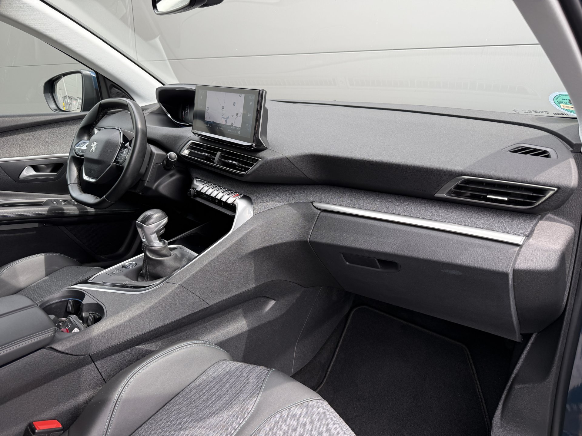 Peugeot 3008 1.5 BlueHDi 130 Allure Pack — zdjęcie