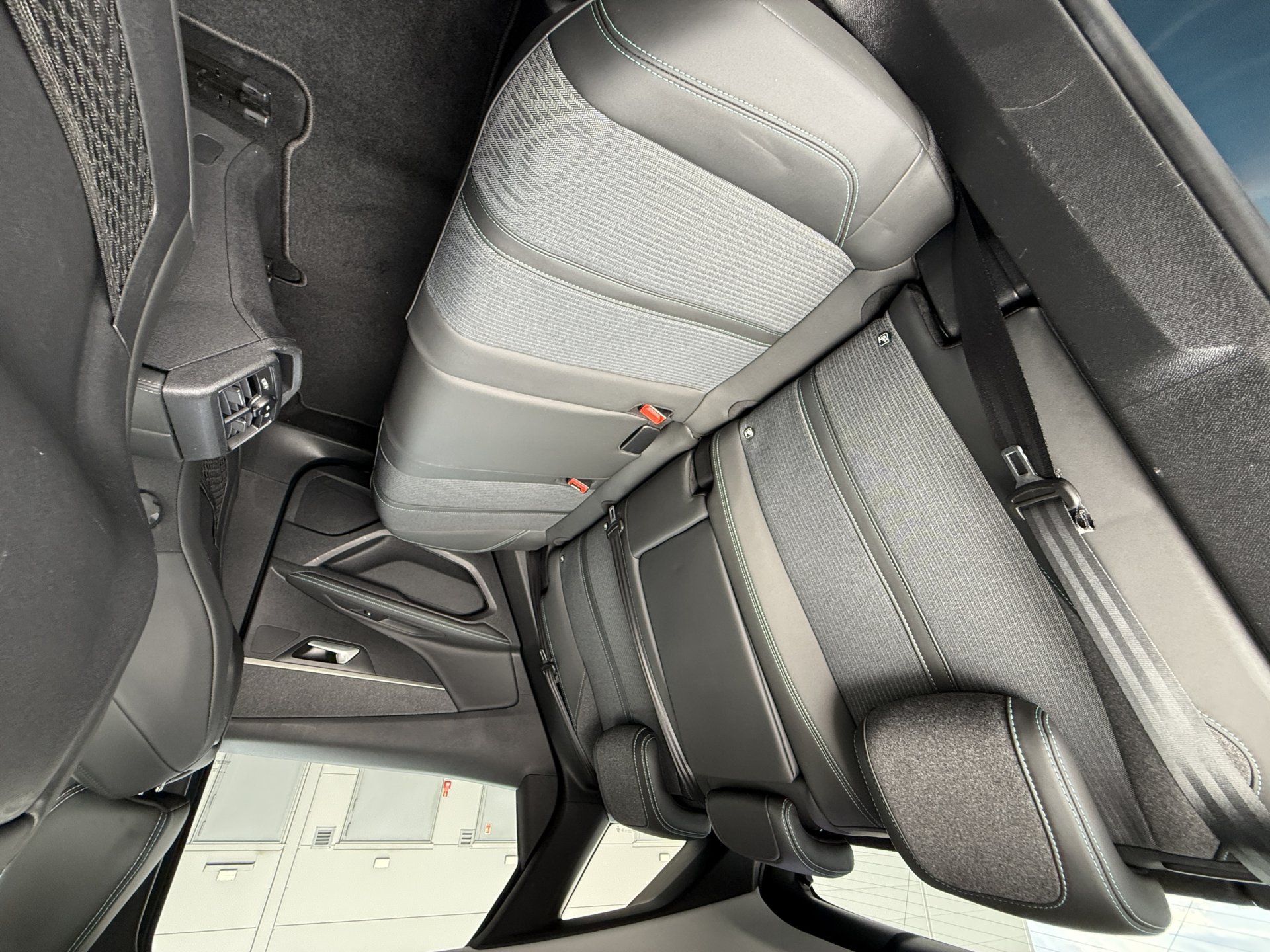 Peugeot 3008 1.5 BlueHDi 130 Allure Pack — zdjęcie