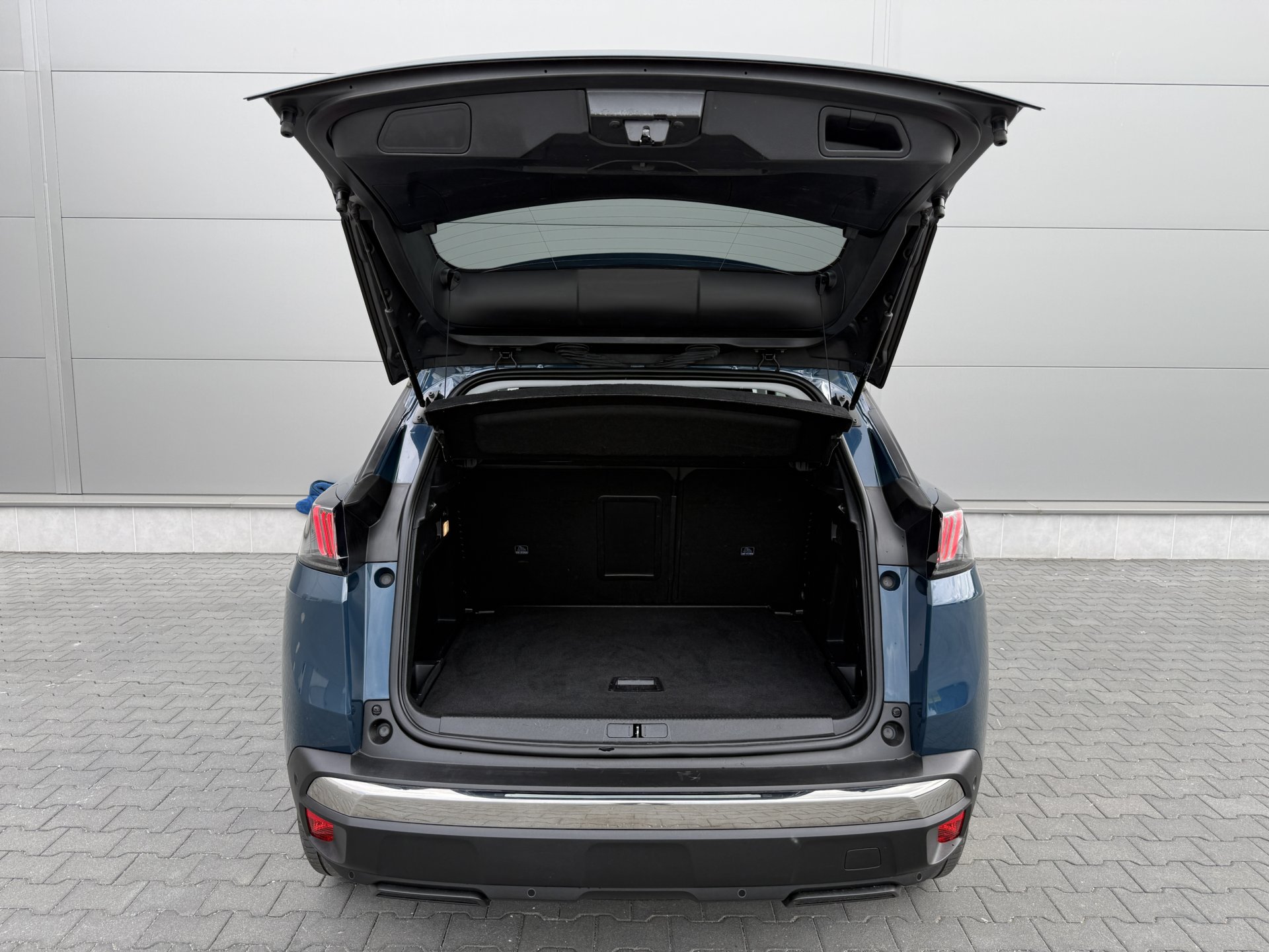 Peugeot 3008 1.5 BlueHDi 130 Allure Pack — zdjęcie