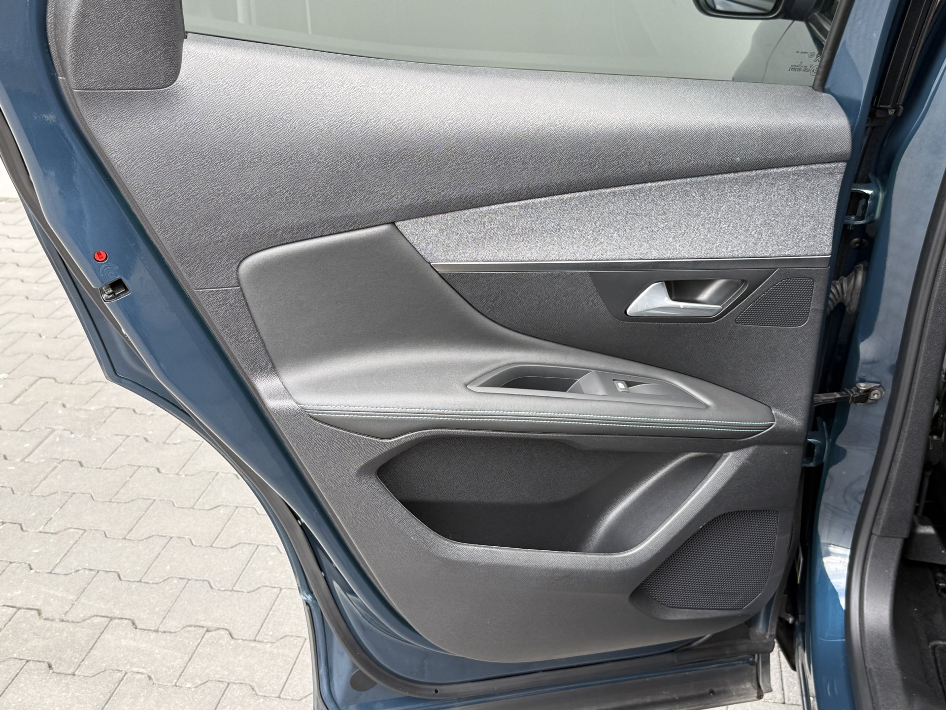 Peugeot 3008 1.5 BlueHDi 130 Allure Pack — zdjęcie