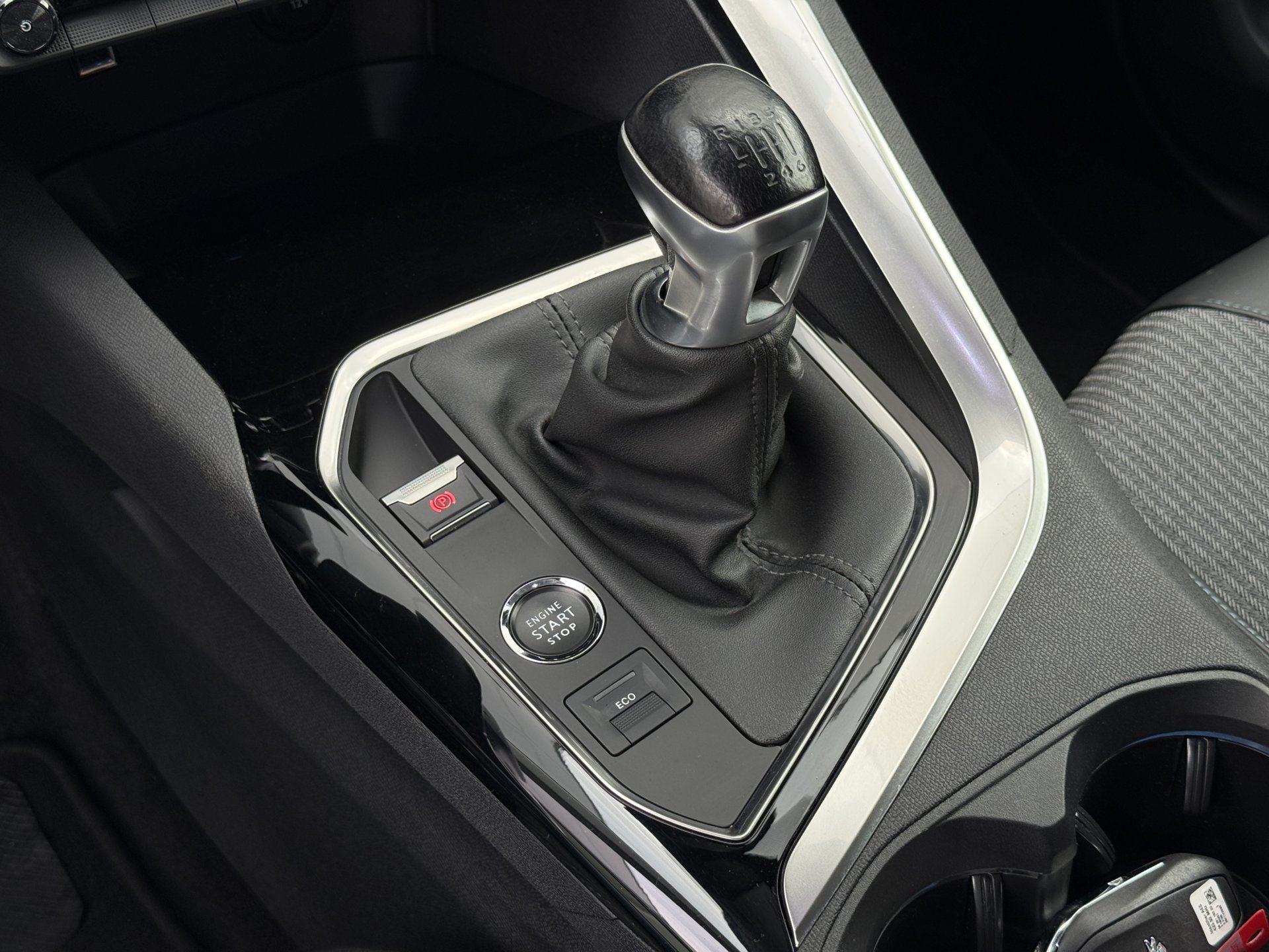Peugeot 3008 1.5 BlueHDi 130 Allure Pack — zdjęcie