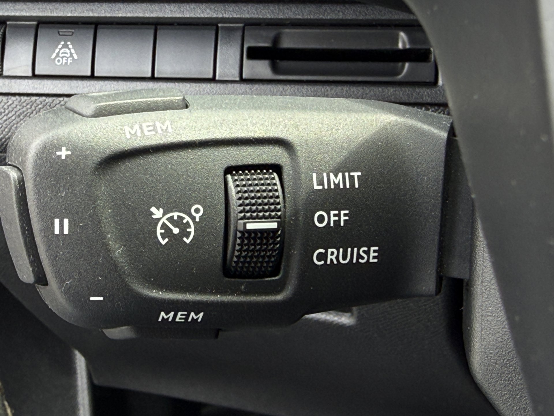 Peugeot 3008 1.5 BlueHDi 130 Allure Pack — zdjęcie